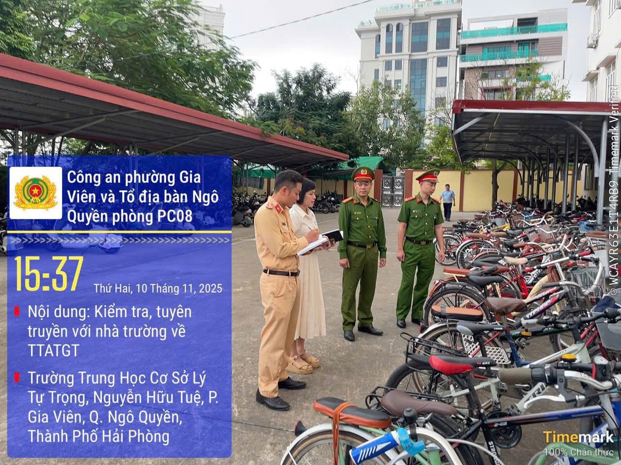 Công an phường Gia Viên kiểm tra, tuyên truyền an toàn giao thông tại Trường THCS Lý Tự Trọng